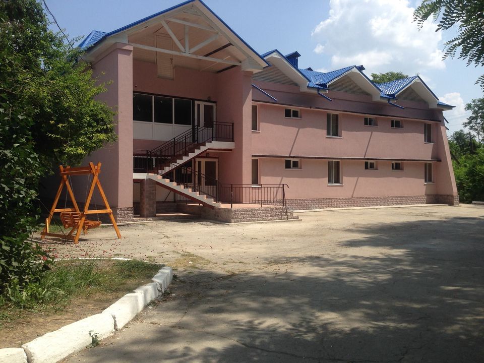 DÎTS Rezina anunță despre deschiderea taberei de odihnă “Nistru” din satul Saharna, raionul Rezina