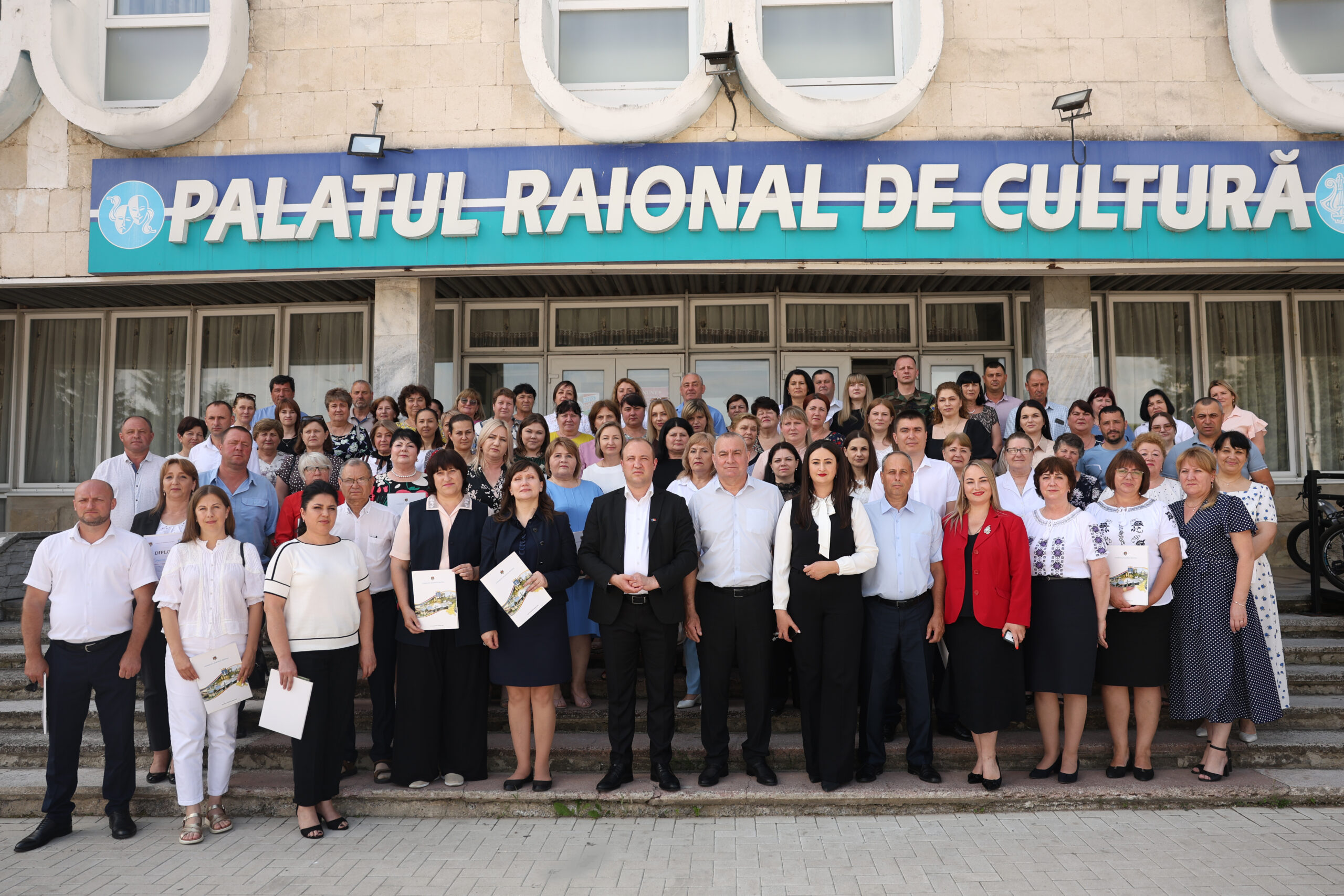Consiliul raional Rezina a celebrat Ziua Funcționarului Public cu recunoștință și apreciere